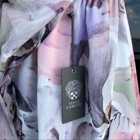 🌸Vince Camuto Off Shoulder Diffused Floral Blouse - Picture 10 of 14